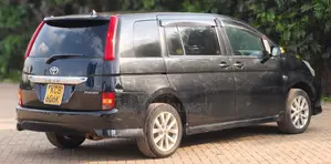 Toyota ISIS 2008 Black