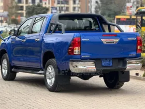 Toyota Hilux 2019 Blue