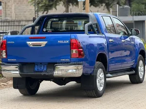 Toyota Hilux 2019 Blue