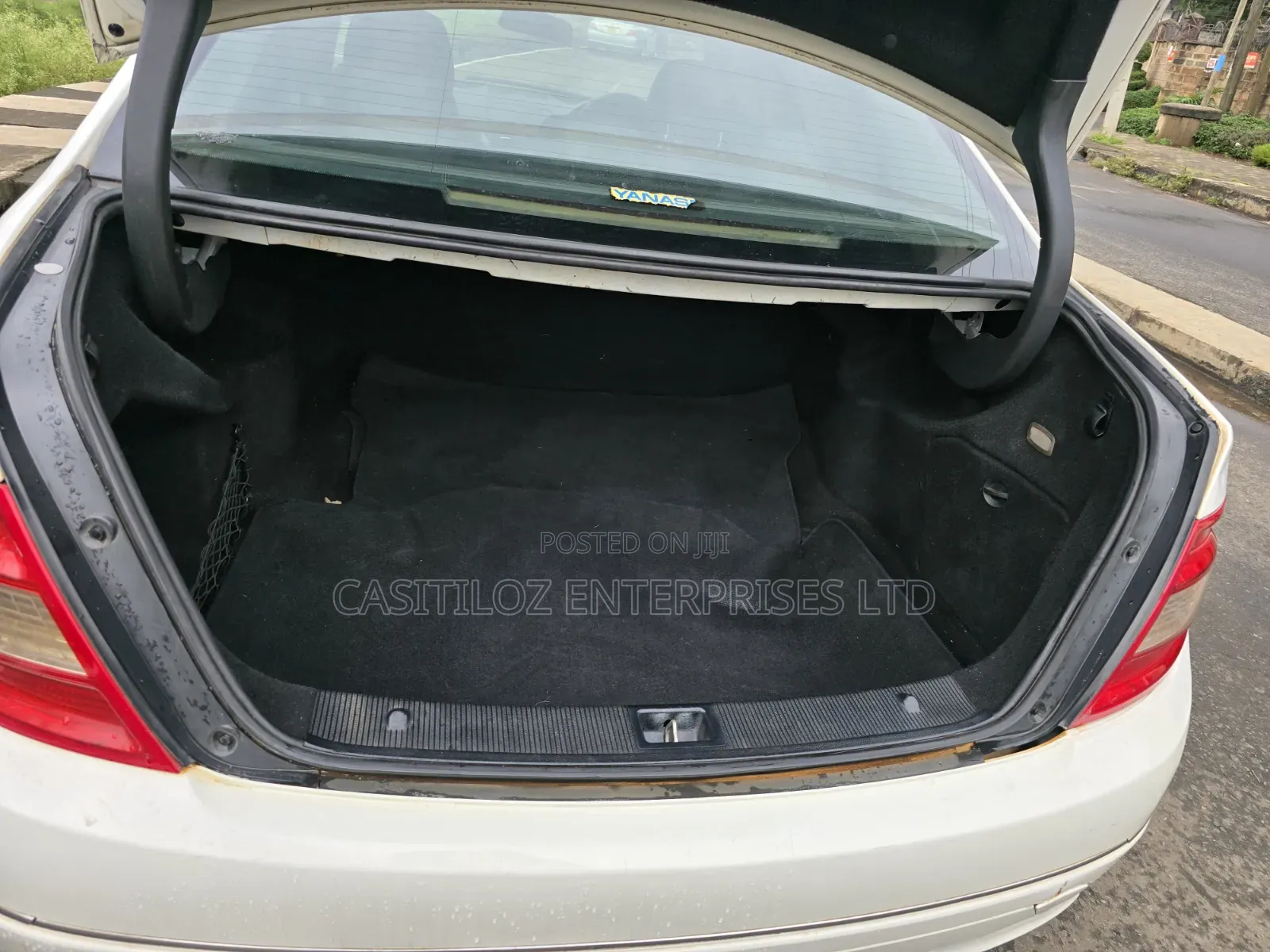 Mercedes-Benz C200 2009 White