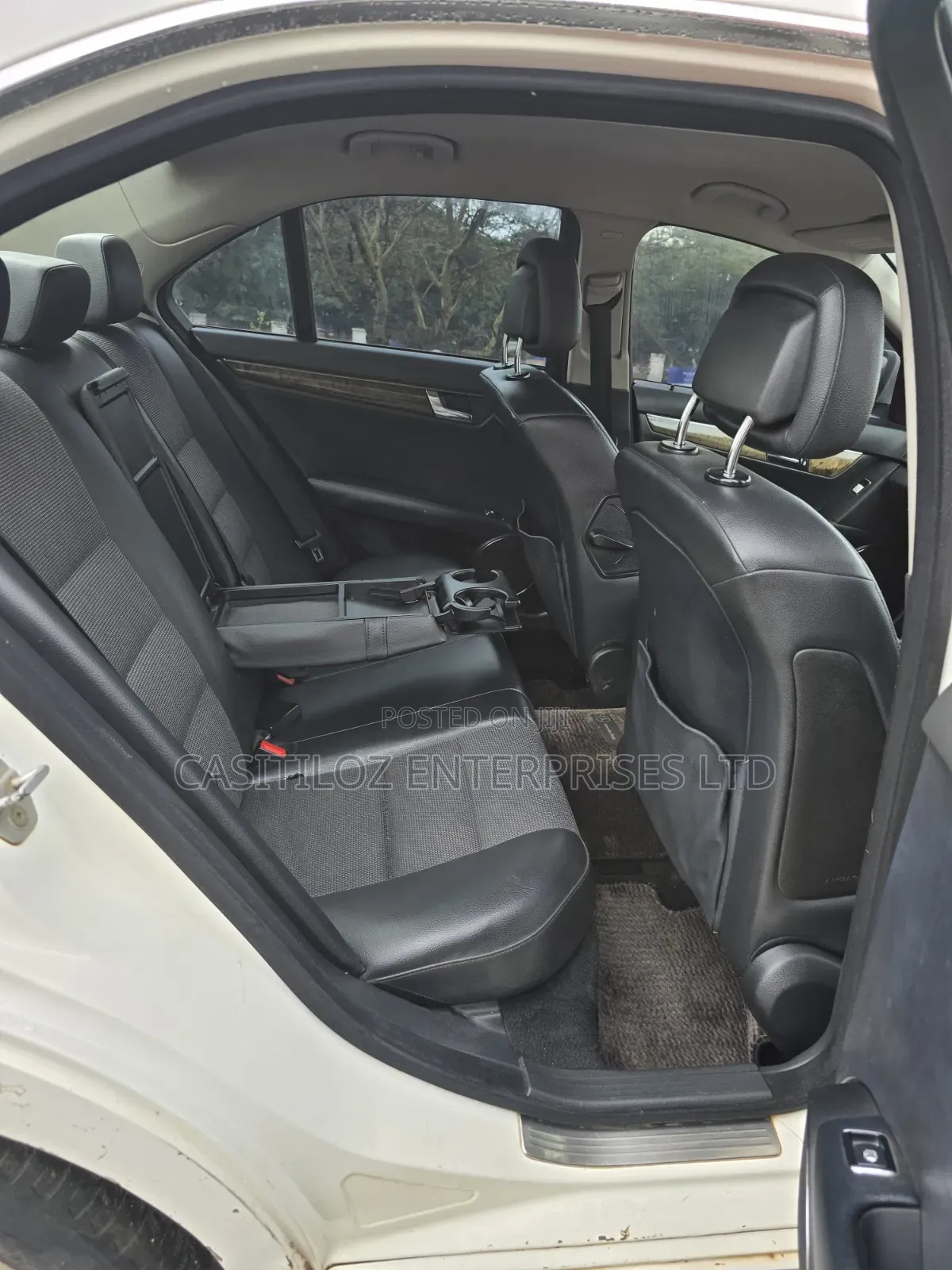 Mercedes-Benz C200 2009 White