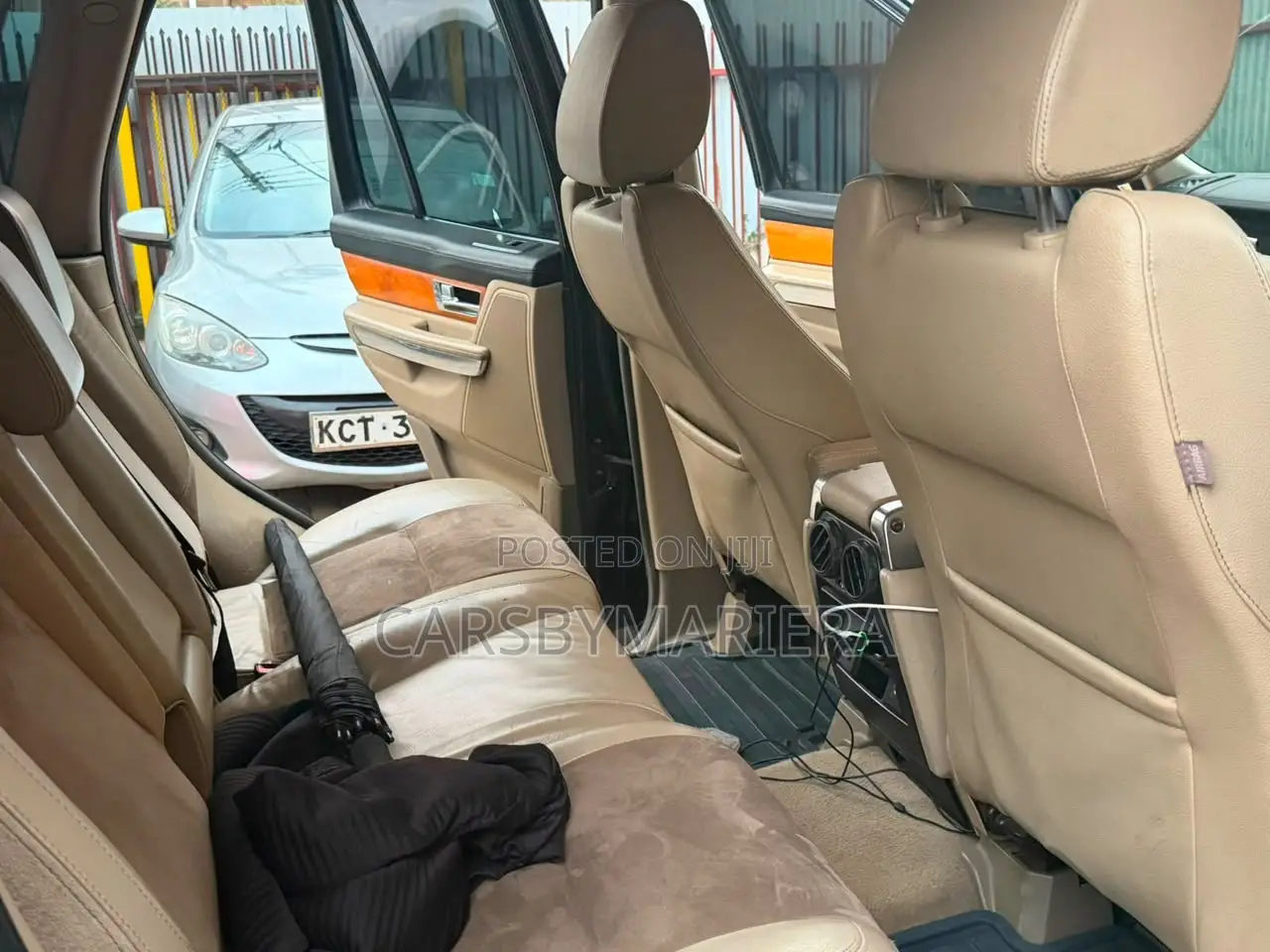 Land Rover Discovery 2012 Black