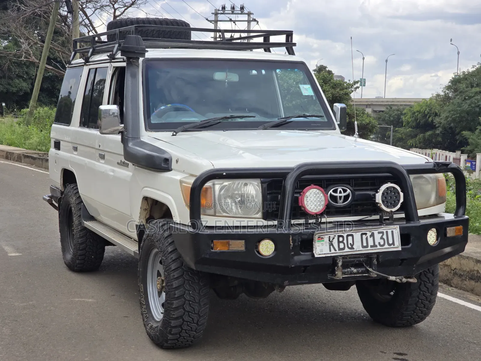 Toyota Land Cruiser 2011 Gold