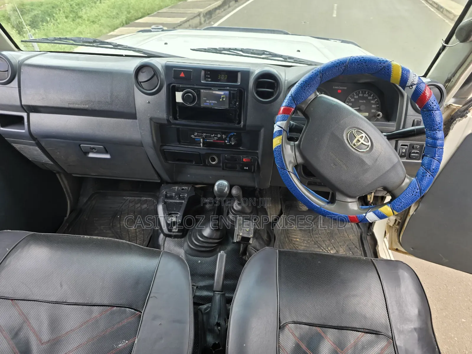 Toyota Land Cruiser 2011 Gold