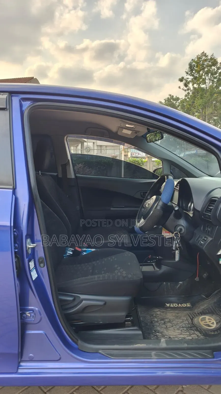 Toyota Ractis 2016 Blue