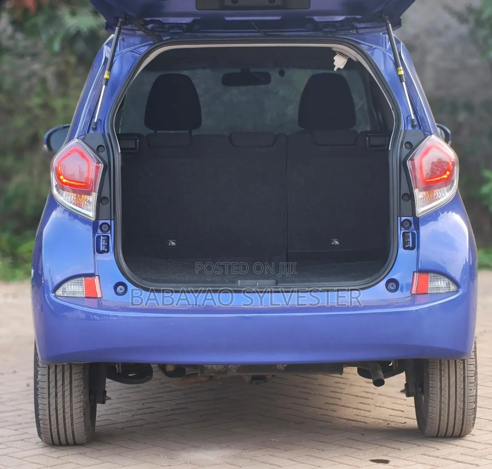 Toyota Ractis 2016 Blue