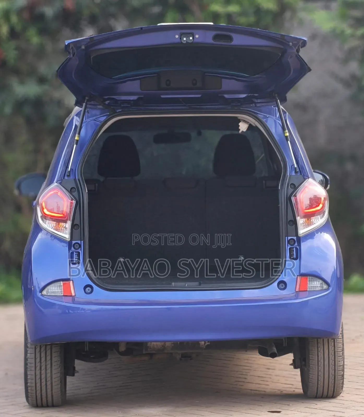 Toyota Ractis 2016 Blue