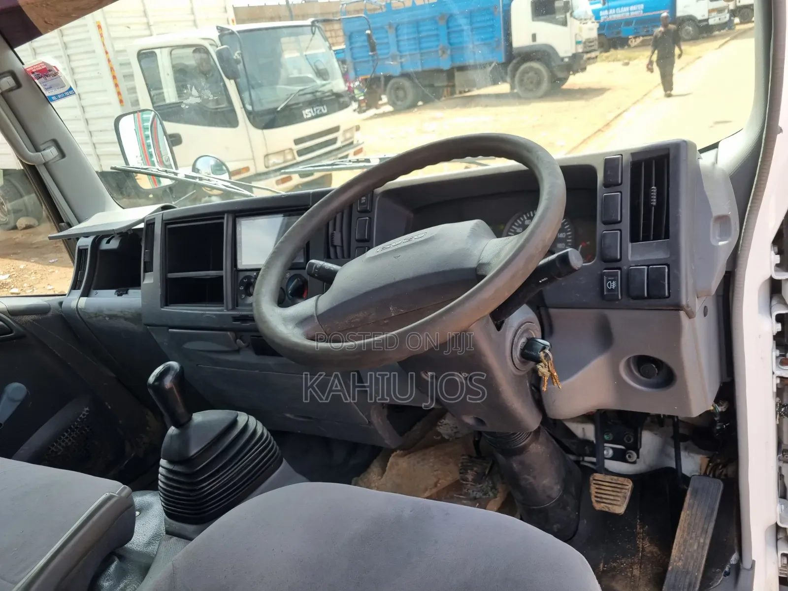 Isuzu NMR Cover Body