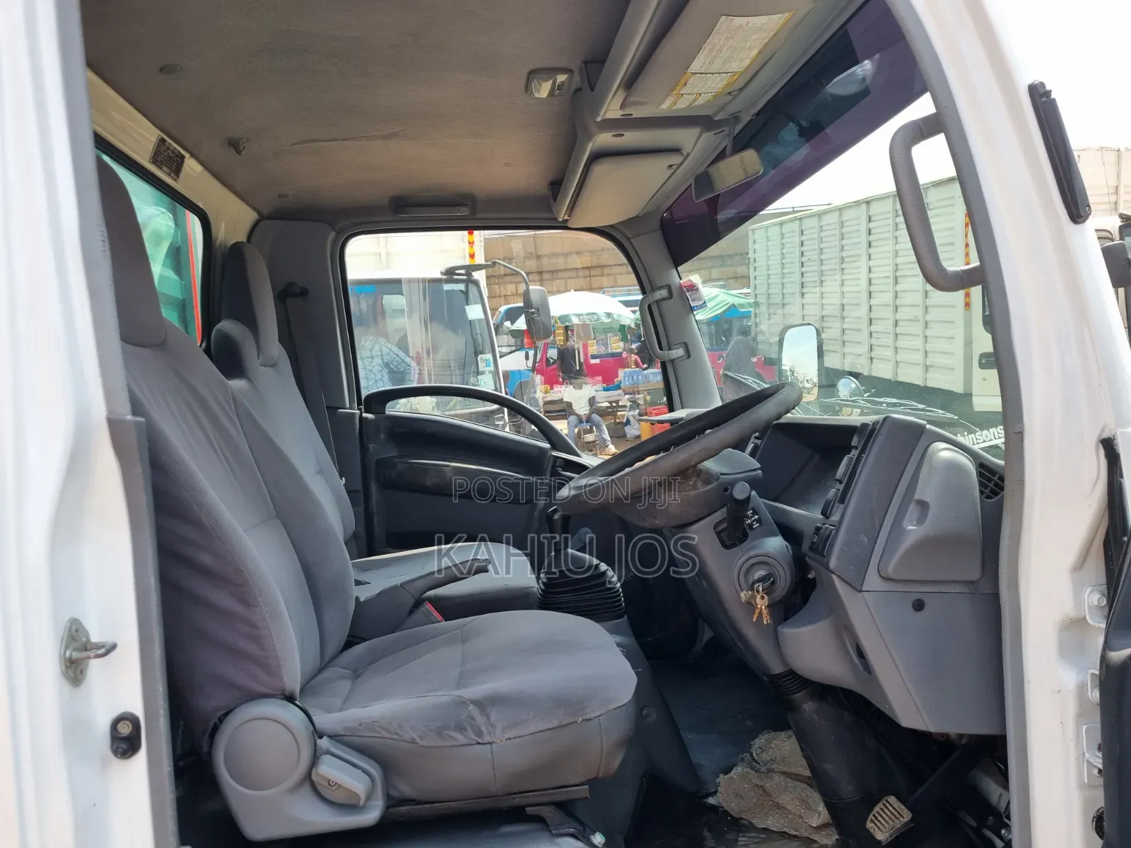 Isuzu NMR Cover Body