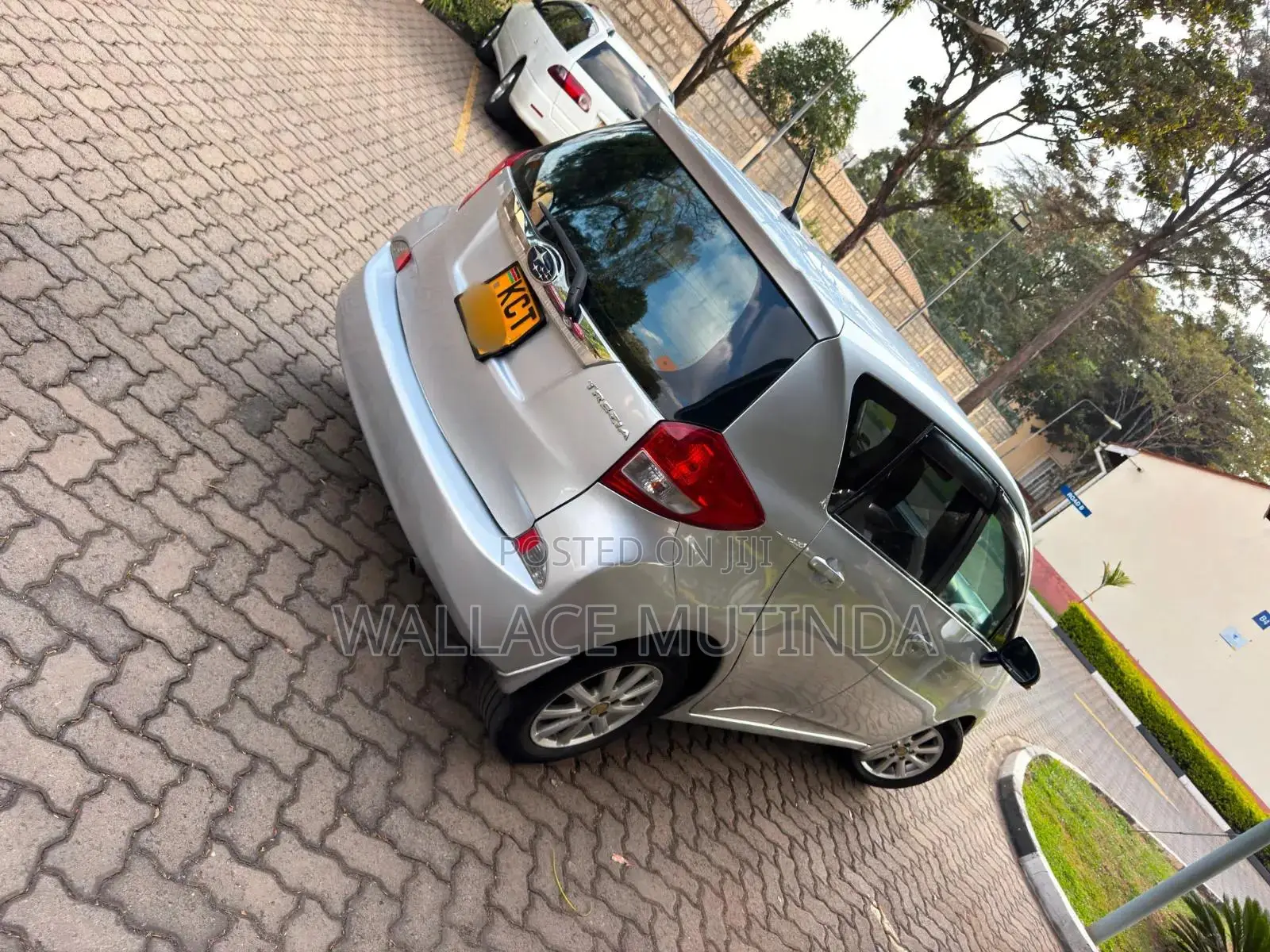 Subaru Trezia 2011 Silver