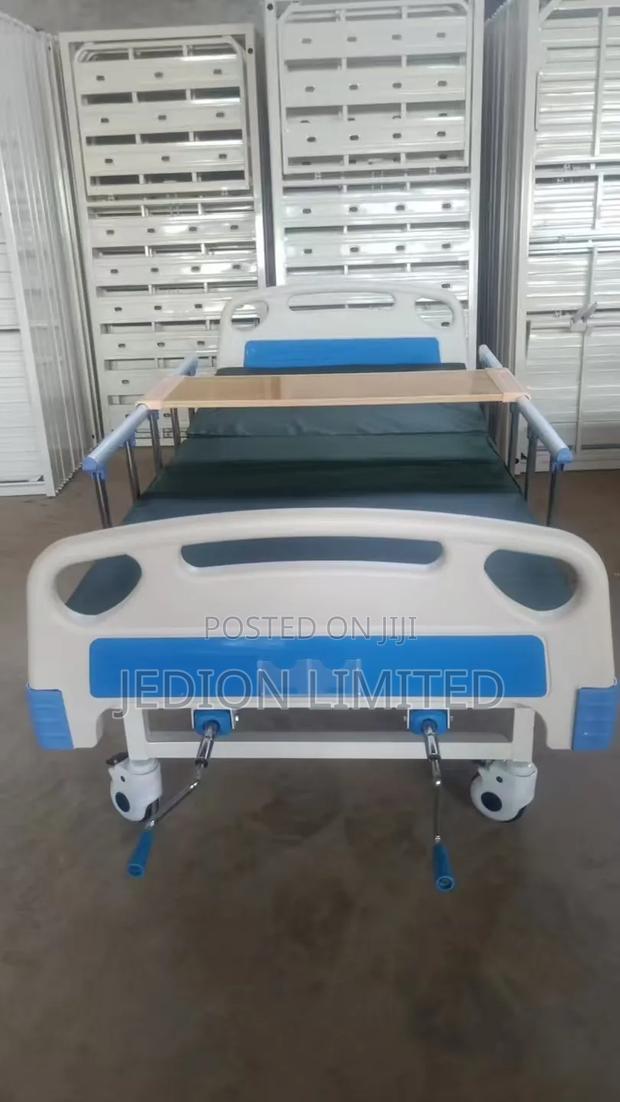 Double Crank Hospital Bed With Mattress
