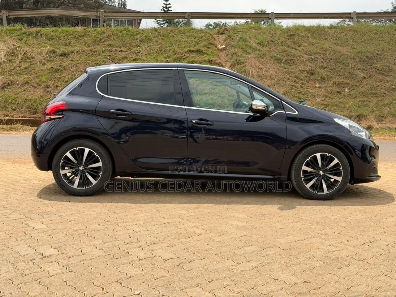 Peugeot 208 2019 Black