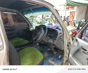 Toyota HiAce 2005 Grey