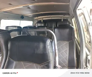 Toyota HiAce 2005 Grey
