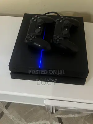 Play Station 4(PS 4)