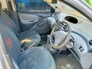 Toyota Vitz 1999 Silver