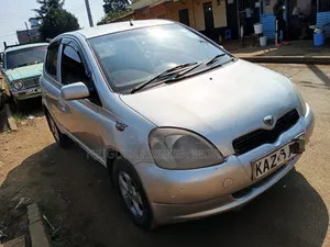 Toyota Vitz 1999 Silver