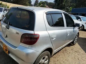 Toyota Vitz 1999 Silver