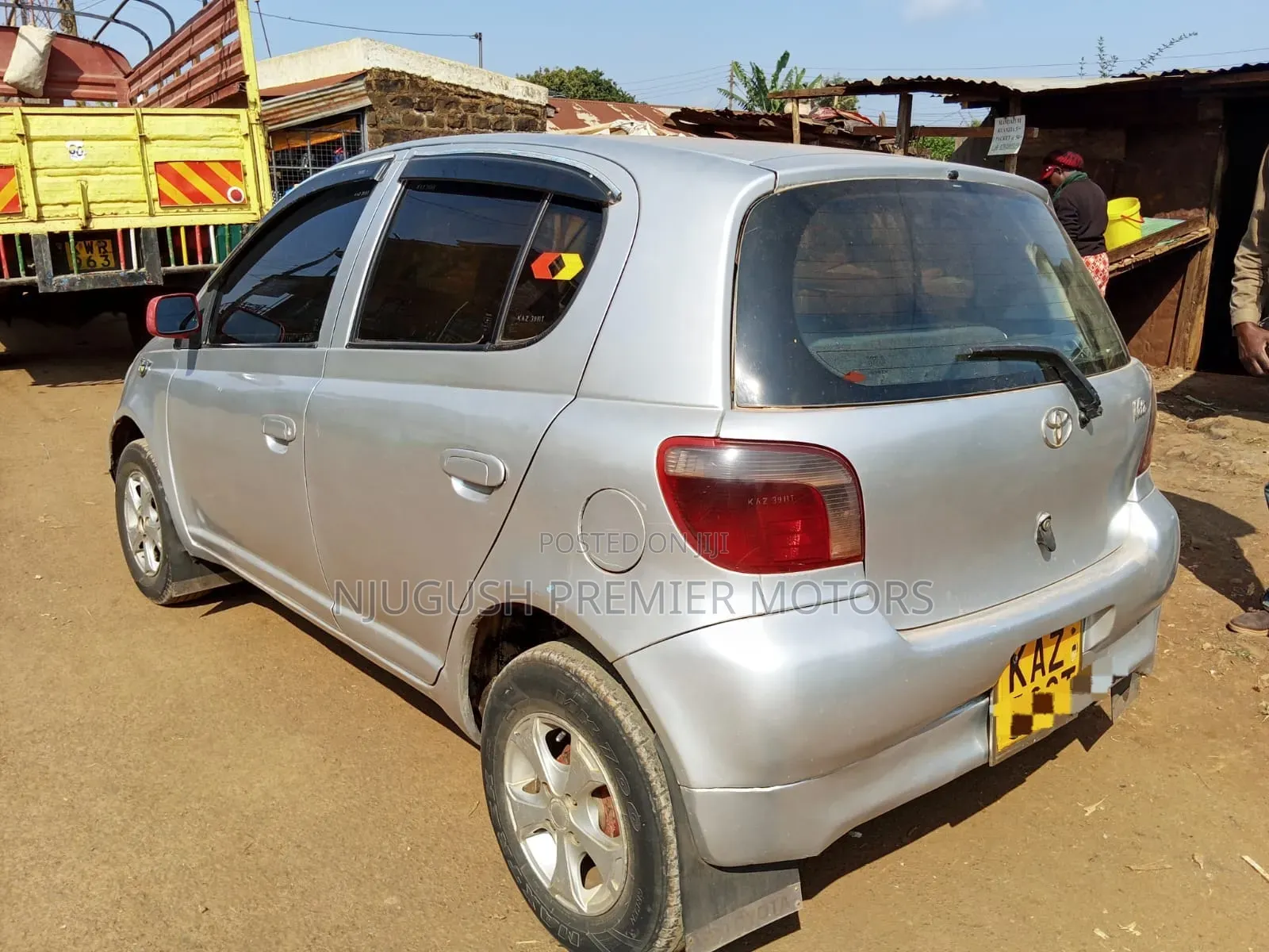 Toyota Vitz 1999 Silver