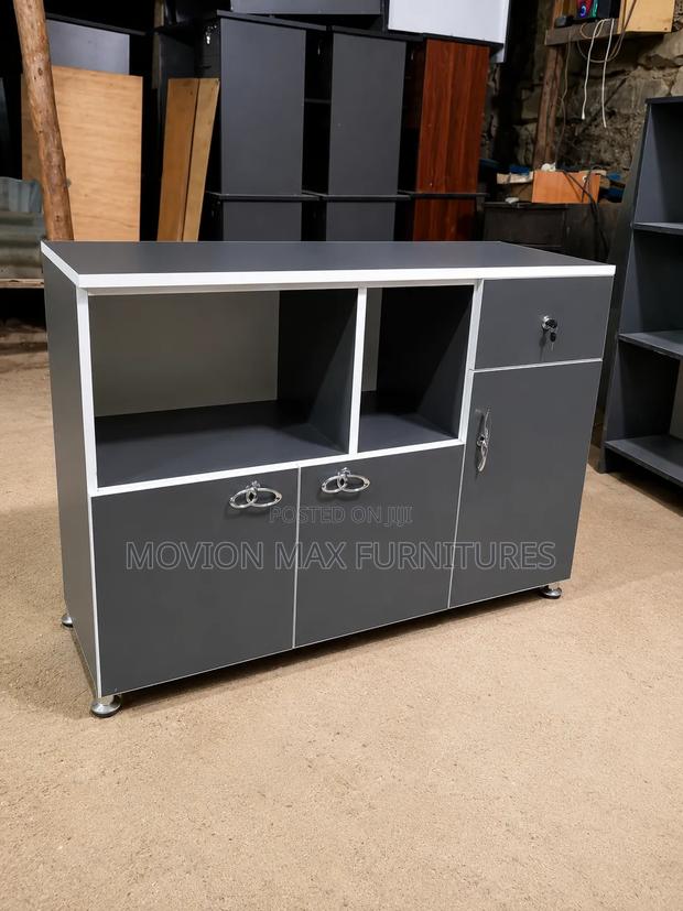 Elegant Kitchen Table - thumbnail 2
