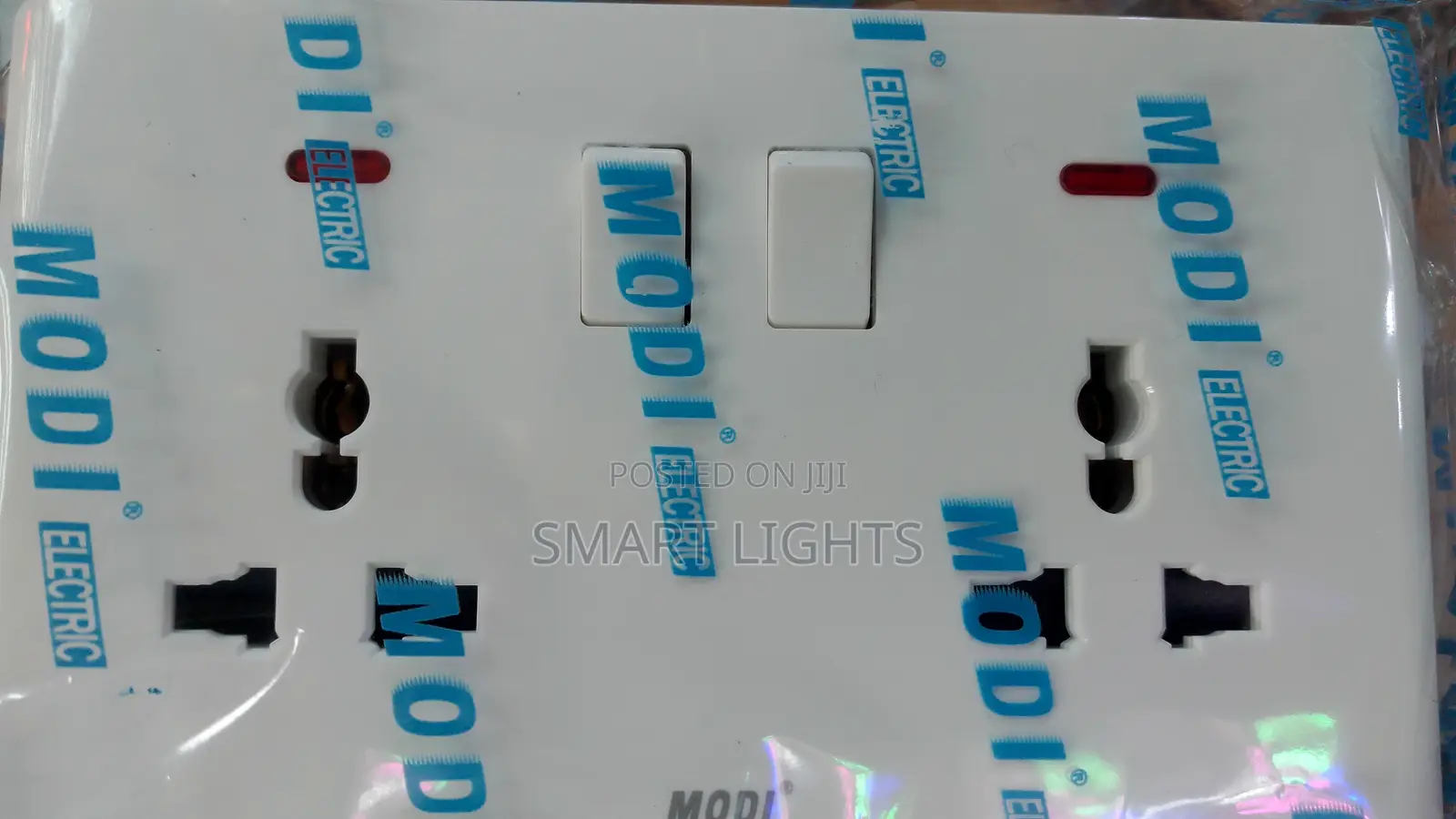 MODI 13A Double Universal Switched Socket Outlet