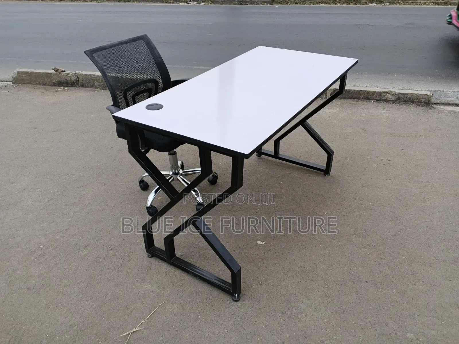 Executive White Table With Mesh Adjustable Chair