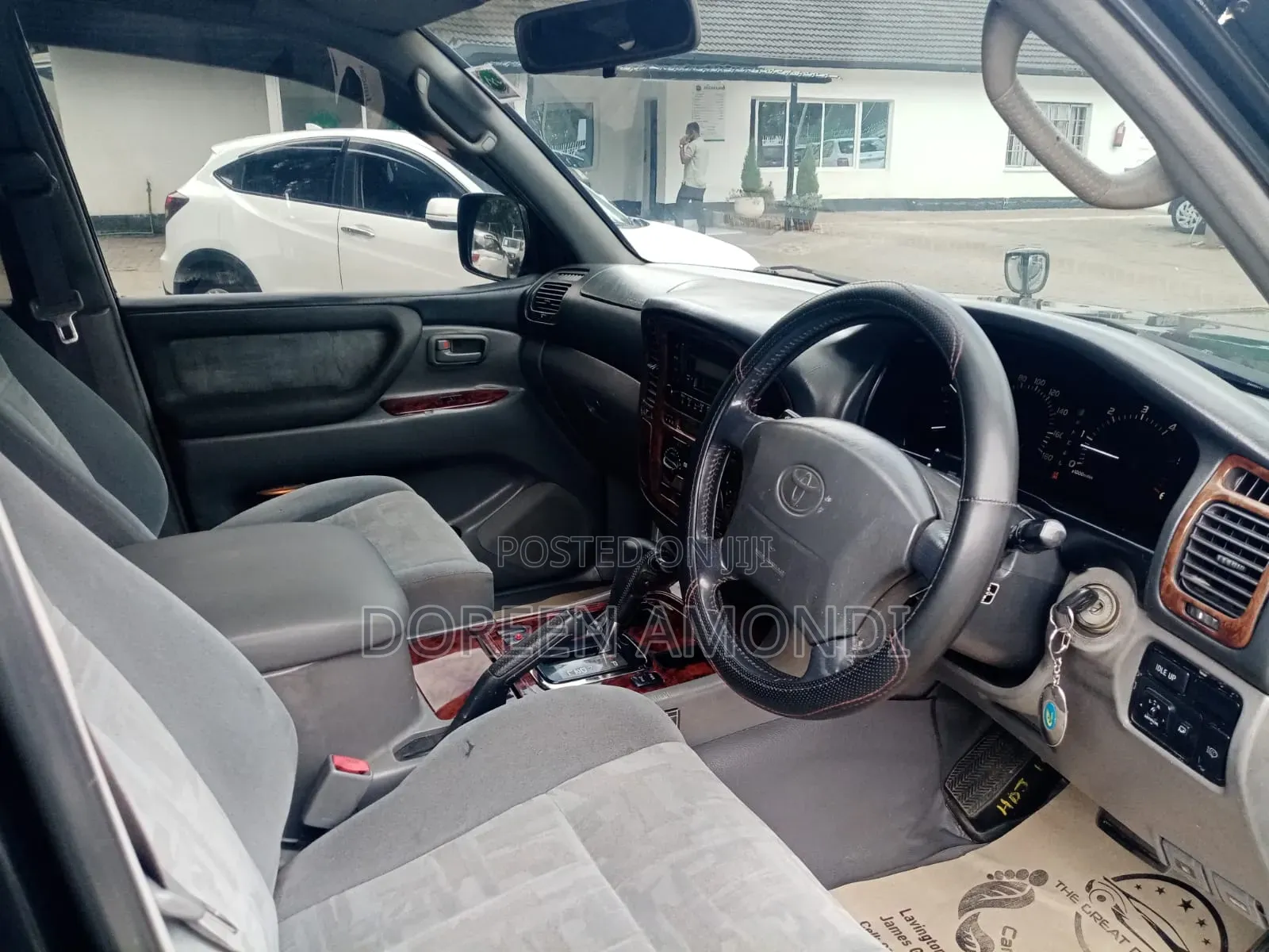Toyota Land Cruiser 2000 Black