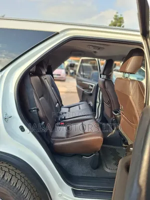 Toyota Fortuner 2019 White