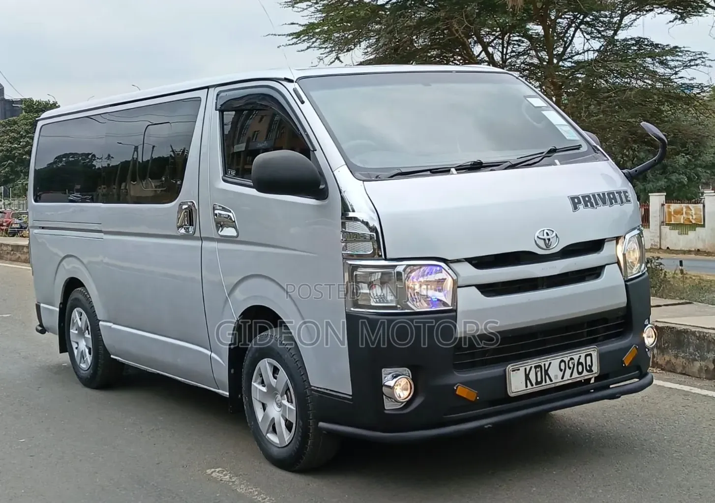 Toyota HiAce 2016 Silver