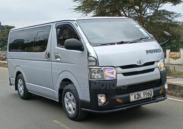 Toyota HiAce 2016 Silver - thumbnail 4