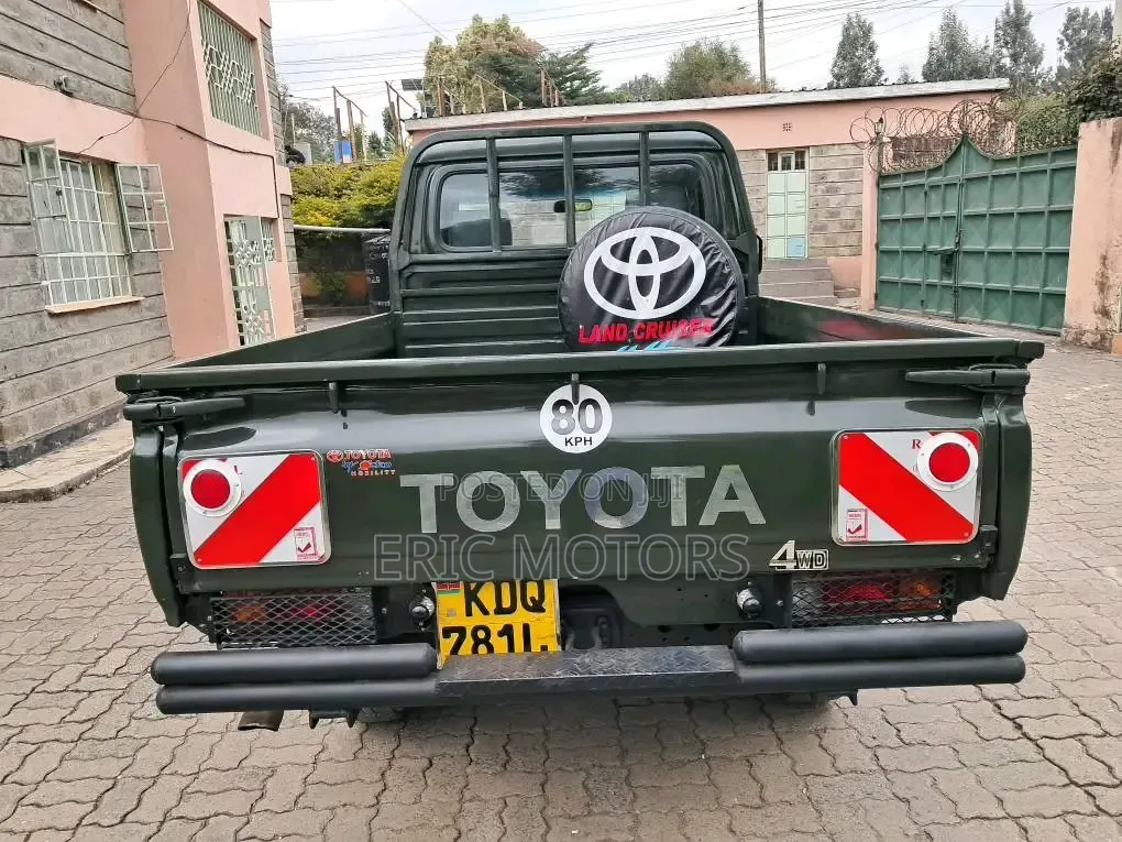 Toyota Land Cruiser 2012 Green