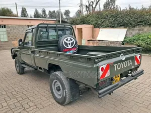 Toyota Land Cruiser 2012 Green