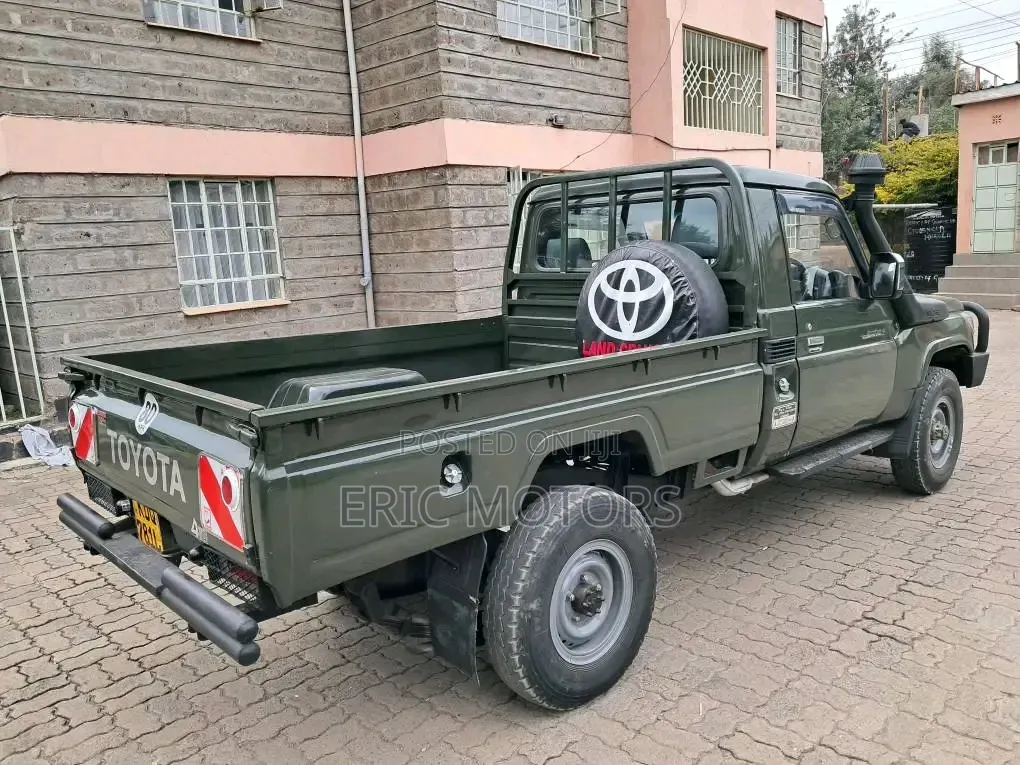 Toyota Land Cruiser 2012 Green