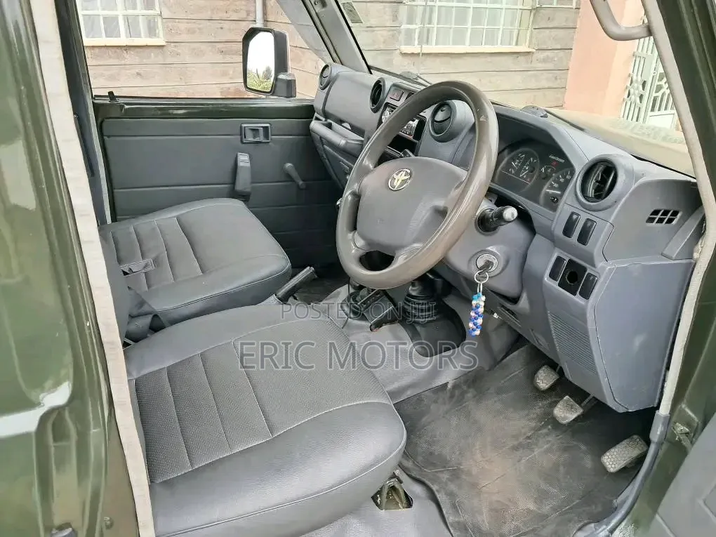Toyota Land Cruiser 2012 Green