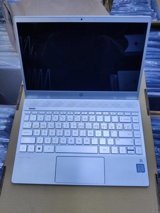 Laptop HP Pavilion 13 8GB Intel Core i5 SSD 256GB