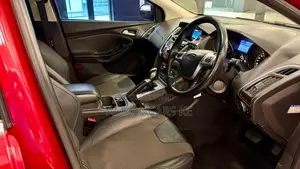 Ford Focus 2013 Red