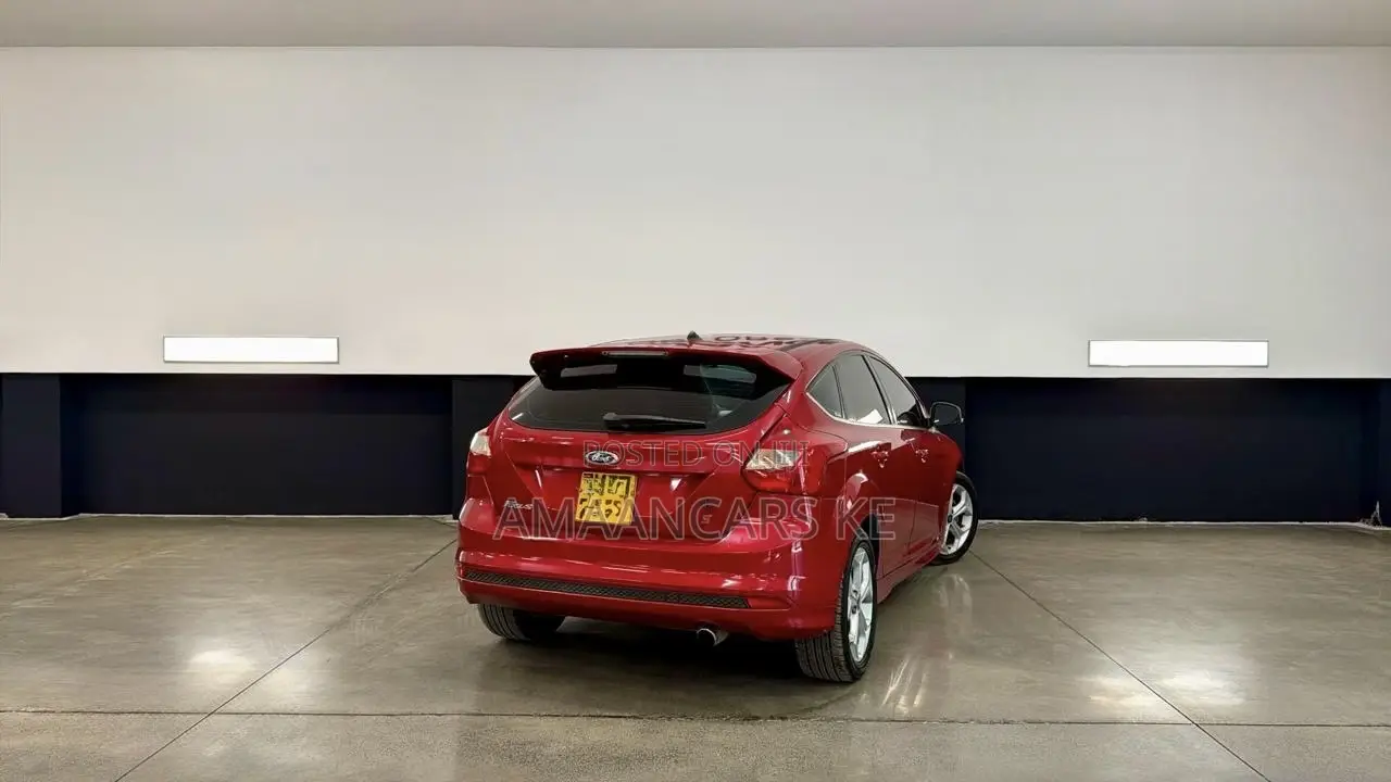 Ford Focus 2013 Red
