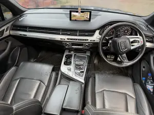 Audi Q7 2016 Black