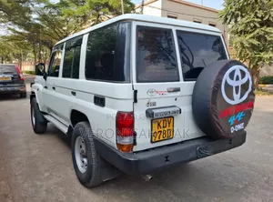 Toyota Land Cruiser 2008 White