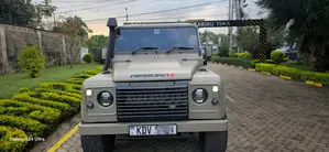 Land Rover Defender Puma 110 2.4 TD 2009 Gray