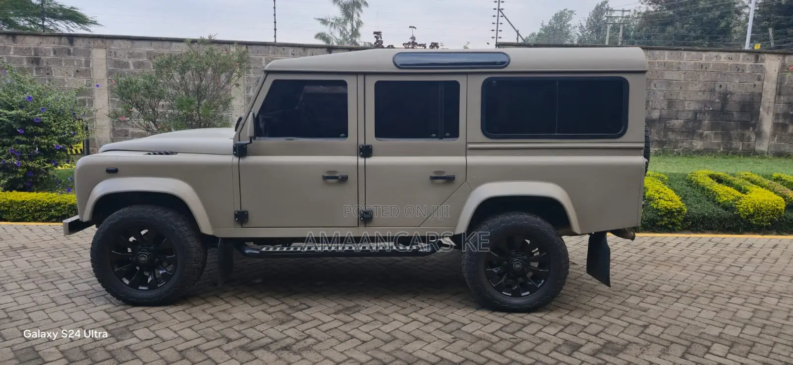 Land Rover Defender Puma 110 2.4 TD 2009 Gray