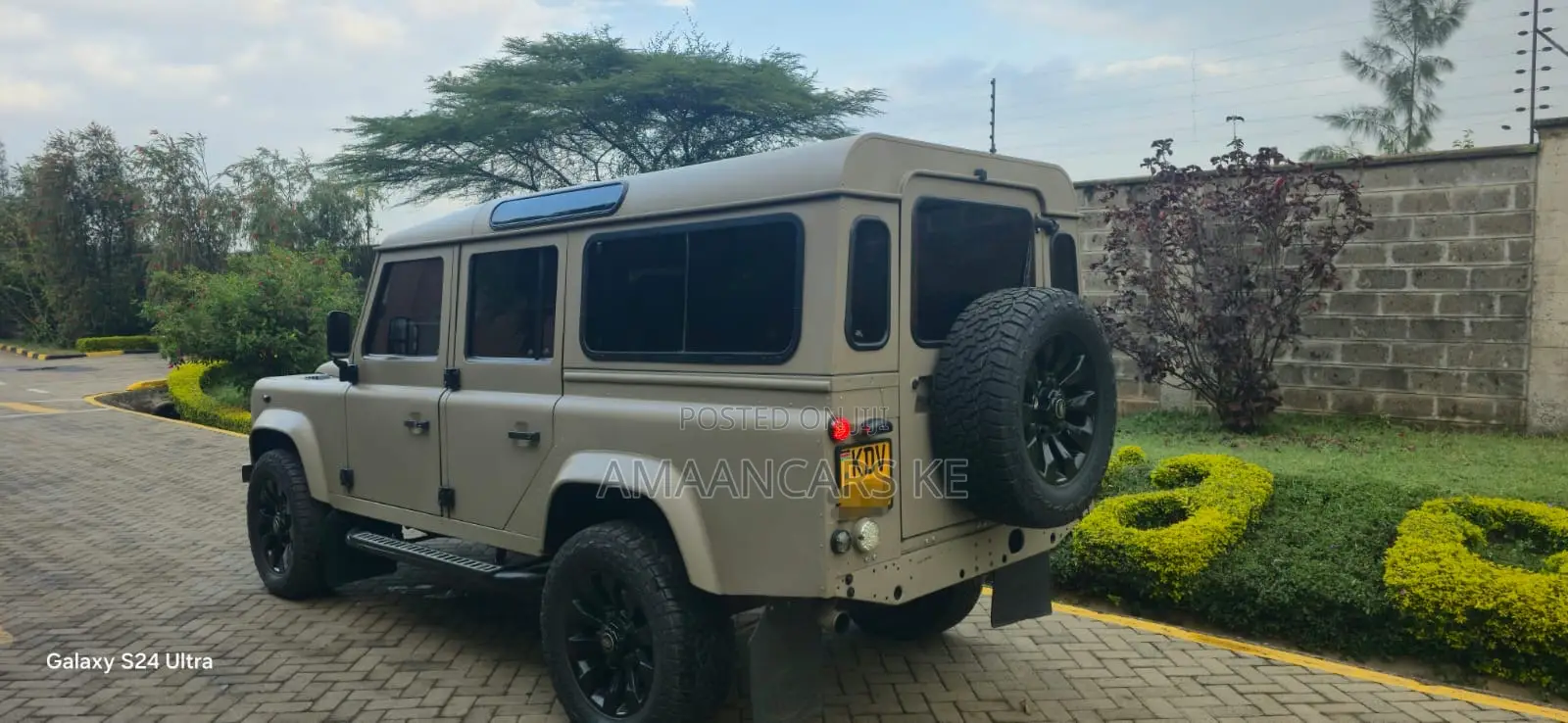 Land Rover Defender Puma 110 2.4 TD 2009 Gray