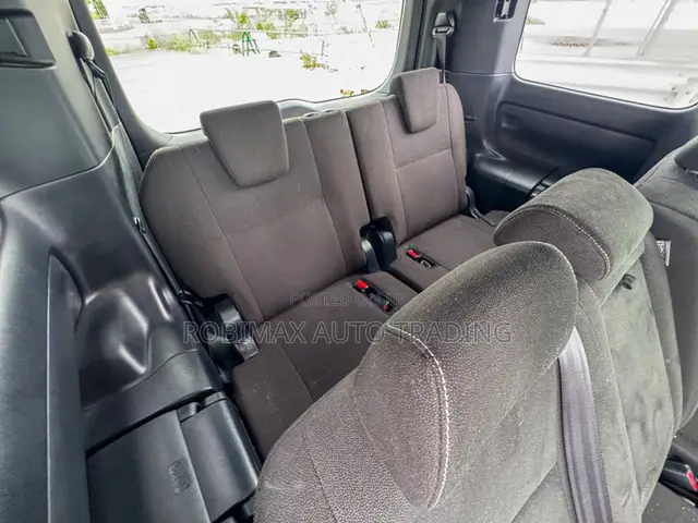 Toyota Esquire 2020 Brown