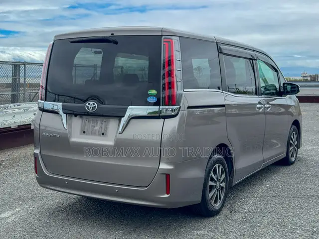 Toyota Esquire 2020 Brown