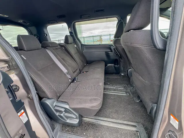 Toyota Esquire 2020 Brown