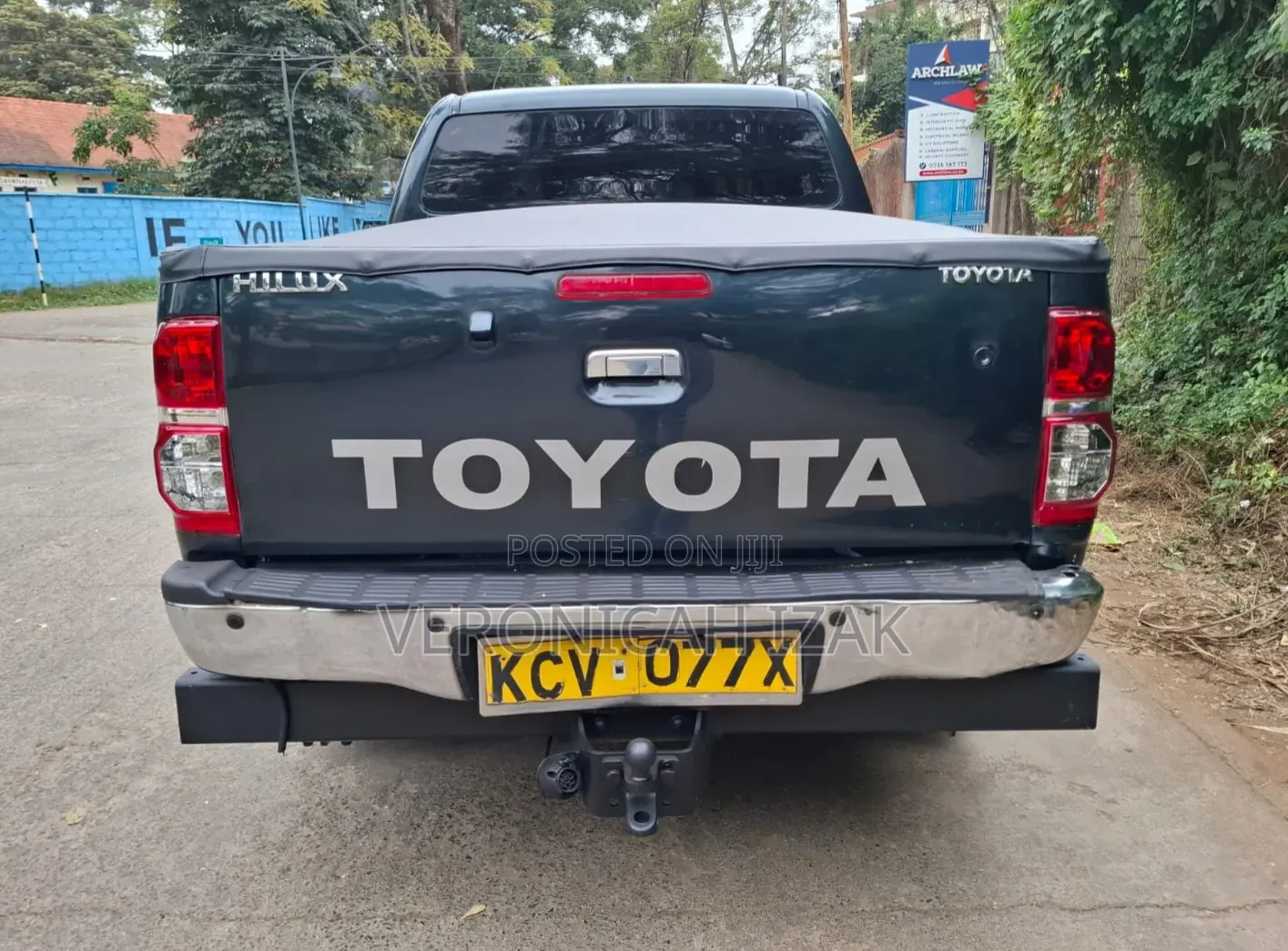 Toyota Hilux 2012 Black