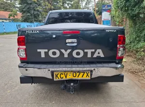 Toyota Hilux 2012 Black
