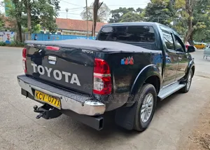 Toyota Hilux 2012 Black