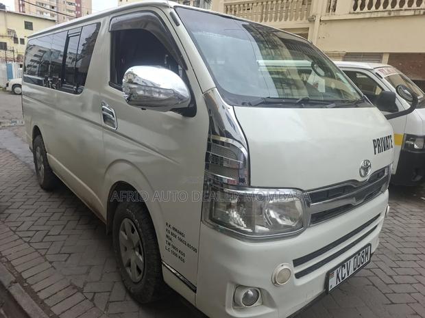 Toyota HiAce 2013 White - thumbnail 2