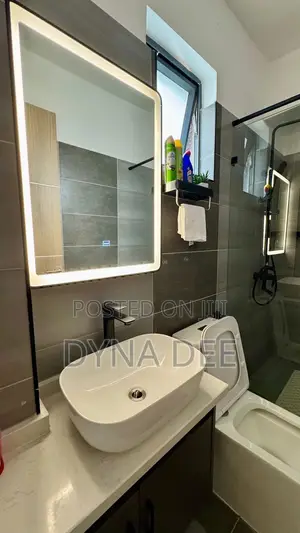 Luxury Airport Stay |2BR • Pool • Gym • Fast Wi-Fi